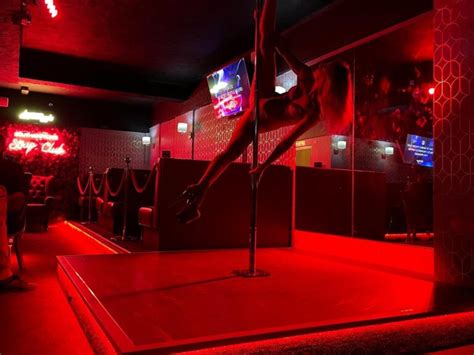 stripersonline|STRIP CLUB SHOWING EVERY POSITION !! (Strippers, DJ.